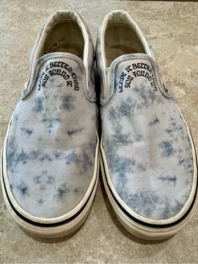 Vans Classic Slip-On Sneakers in White with Blue Tie-Dye
